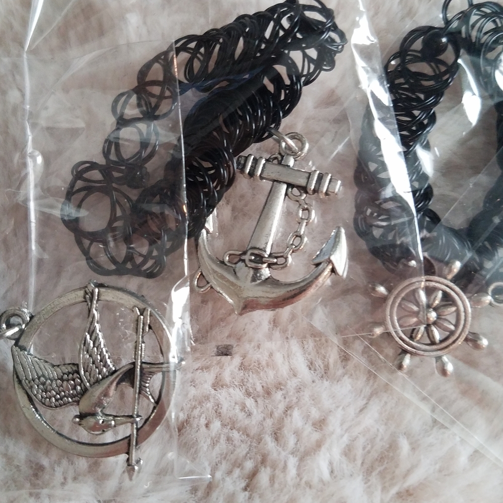 3 set choker necklace with charms